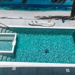 Gray Door - Adults Only Apartment Palm Beach